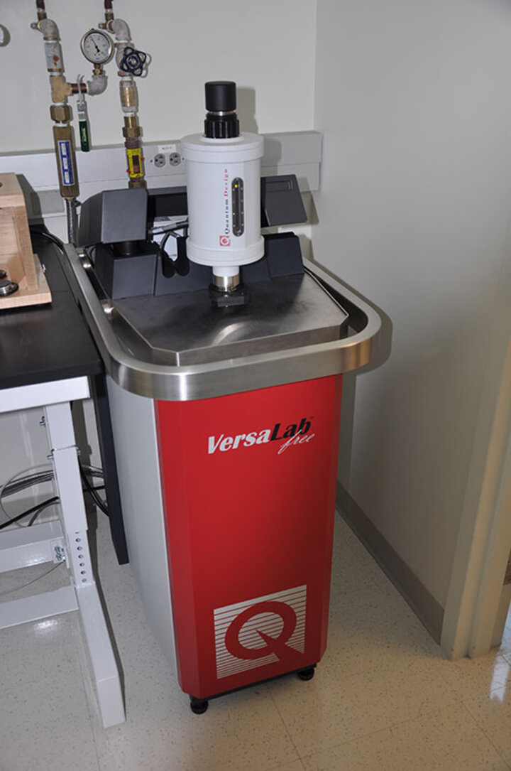 VersaLab 3 Tesla Cryogen-free VSM